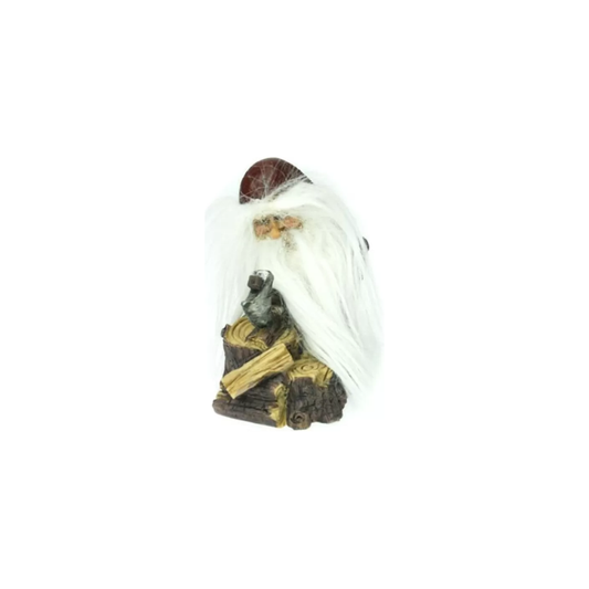Figur "Nisse hugger ved"